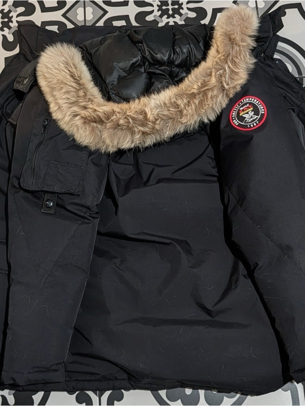 VERY WARM Men's Black Puffer Coat with REAL coyote Fur Hood Trim